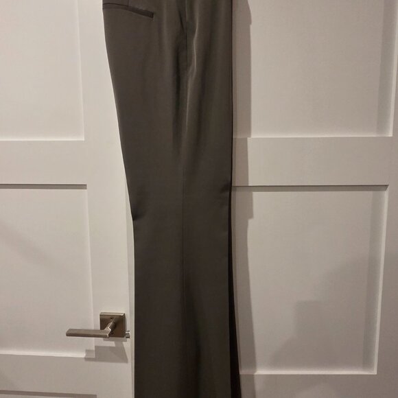 Tahari Medium Grey Dress Pants Size 10 - Picture 3 of 3